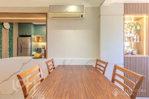Image 8 - 928136