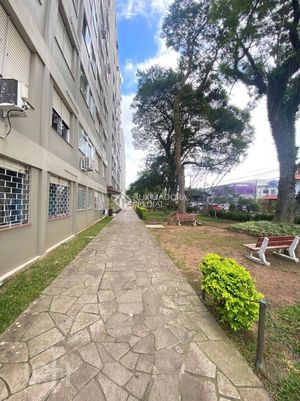Image 17 - 928137