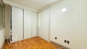 Image 23 - 928153