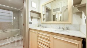 Image 19 - 928153