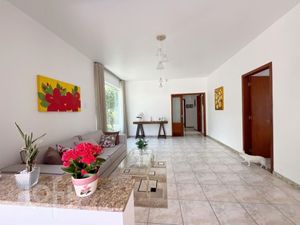 Image 1 - 928172