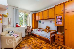 Image 4 - 928191