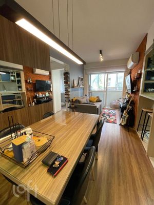 Image 6 - 928195