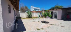 Image 11 - 928230