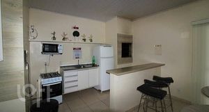 Image 4 - 928240