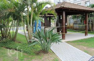 Image 10 - 928240