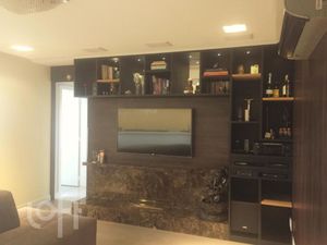 Image 1 - 928280