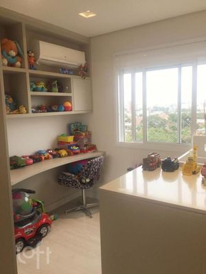 Image 10 - 928280