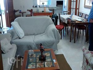 Image 7 - 928281