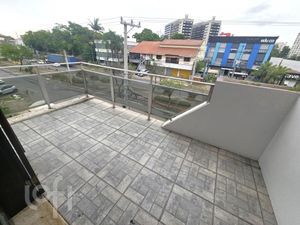 Image 13 - 928292
