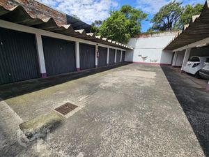 Image 10 - 928292