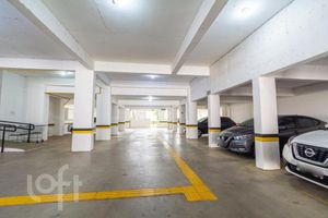 Image 16 - 928293