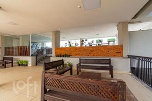 Image 12 - 928293