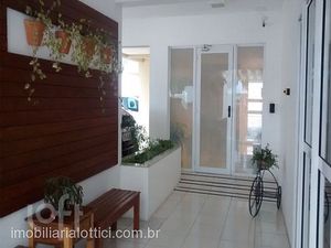 Image 1 - 928295
