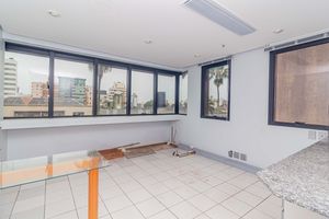Image 1 - 928329