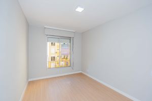 Image 19 - 928337