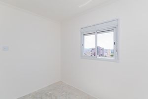 Image 19 - 928412