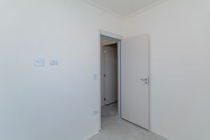 Image 21 - 928412
