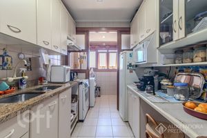 Image 6 - 928416
