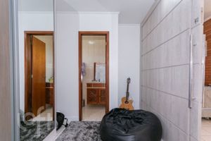 Image 18 - 928417