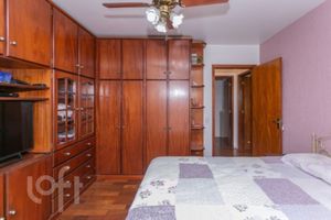 Image 16 - 928417