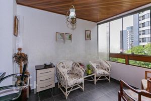 Image 4 - 928417