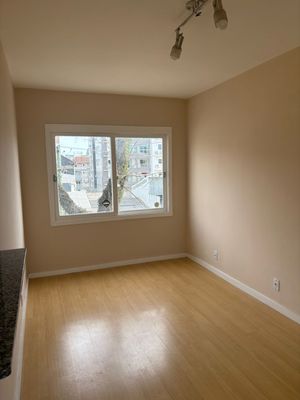 Image 3 - 928419