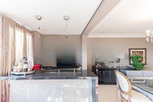 Image 6 - 928420