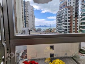 Image 27 - 928425