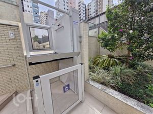 Image 34 - 928425