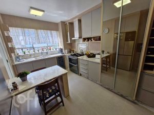 Image 10 - 928425