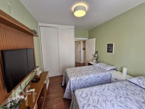 Image 17 - 928425