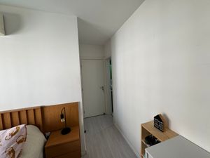 Image 19 - 928435