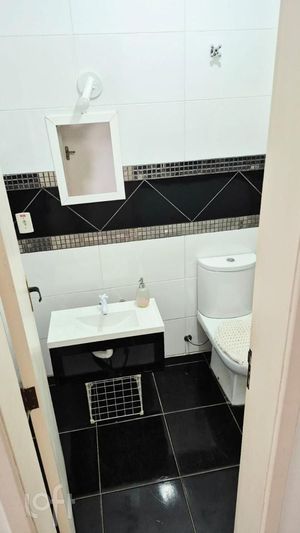 Image 11 - 928451