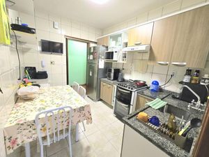 Image 5 - 928453