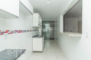 Image 4 - 928489