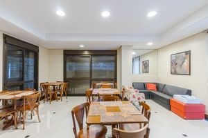 Image 35 - 928495