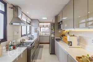 Image 20 - 928495