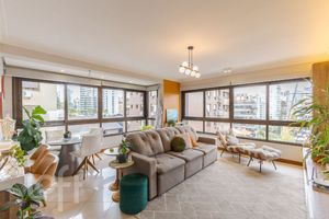 Image 4 - 928495