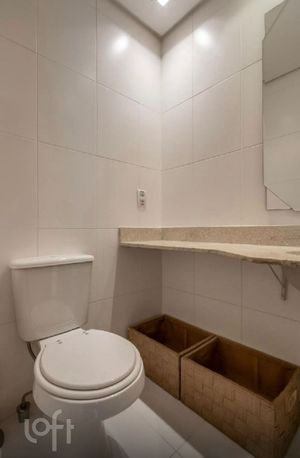Image 19 - 928498