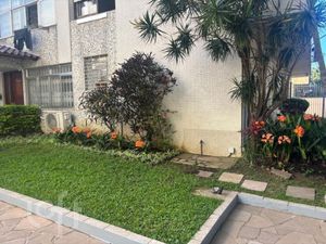 Image 17 - 928500