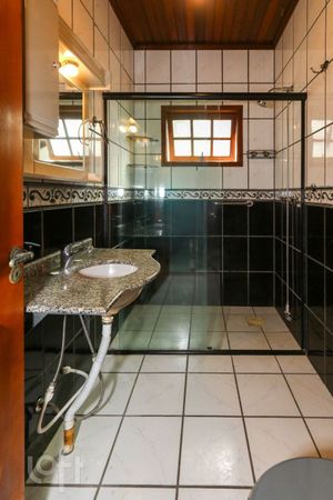 Image 33 - 928512