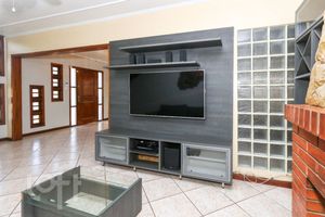Image 7 - 928512