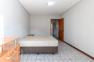 Image 31 - 928512