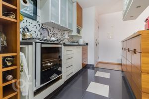 Image 7 - 928532