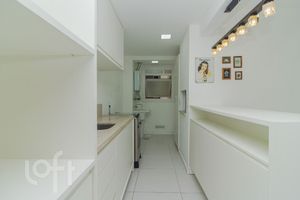Image 5 - 928554