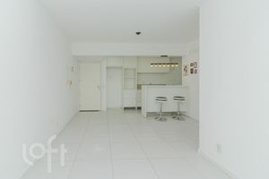 Image 1 - 928554