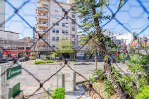 Image 34 - 928560