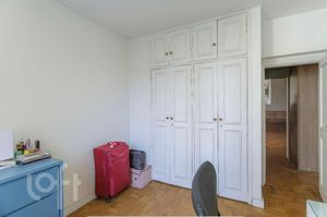 Image 11 - 928574