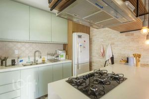 Image 4 - 928574